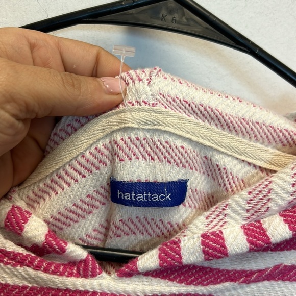 Hat Attack hooded fringe coverup - Picture 6 of 6